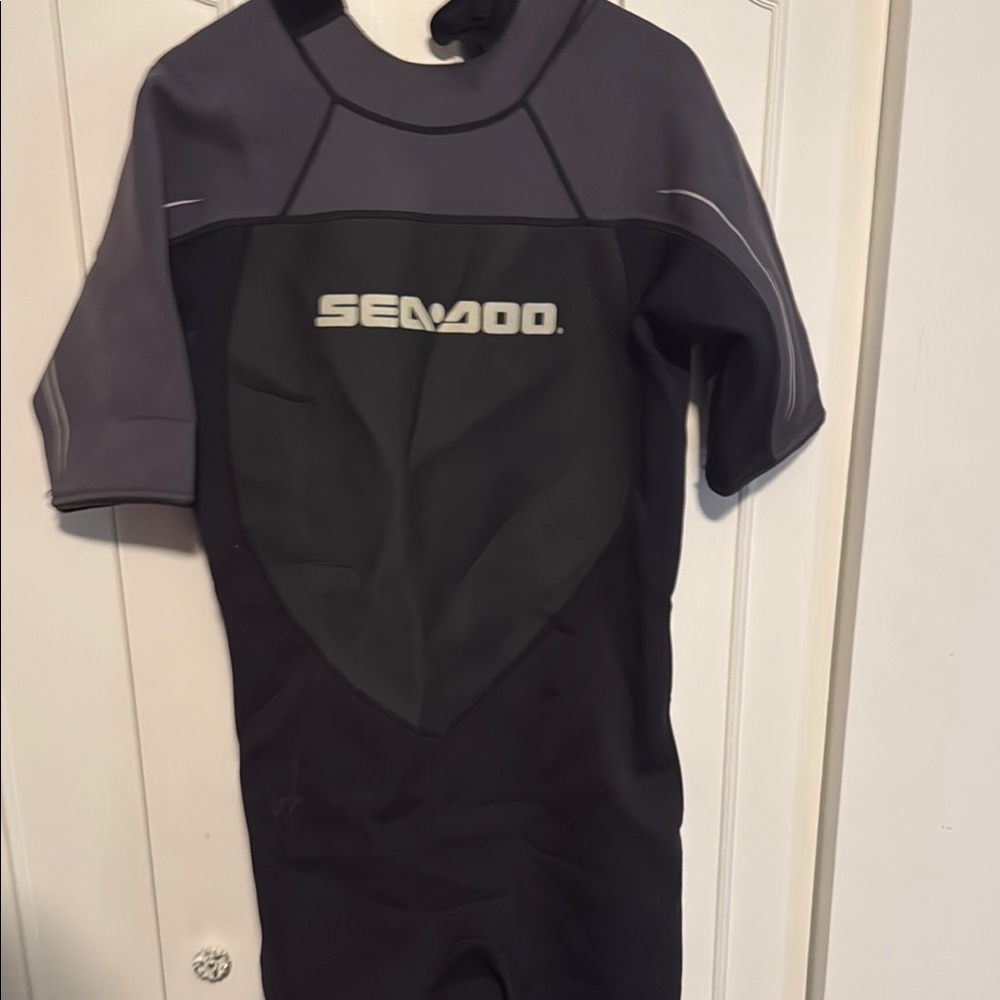 Sea-doo Men's Black and Gray wet suit Rash Guard